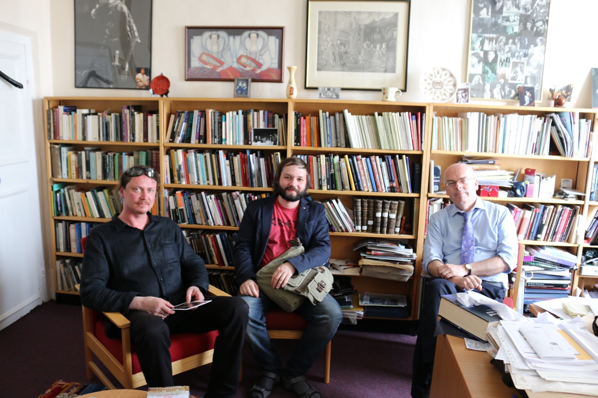 Н. В. Захаров, Б. Н. Гайдин и М. Добсон в Шекспировском институте (Стратфорд-на-Эйвоне) Н. В. Захаров, Б. Н. Гайдин и М. Добсон в Шекспировском институте (Стратфорд-на-Эйвоне)